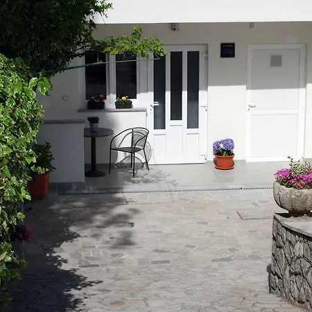 Studio Lea Krk Town Exterior photo