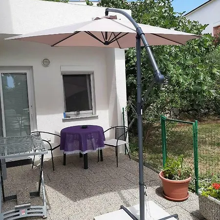 Studio Lea Krk Town Exterior photo